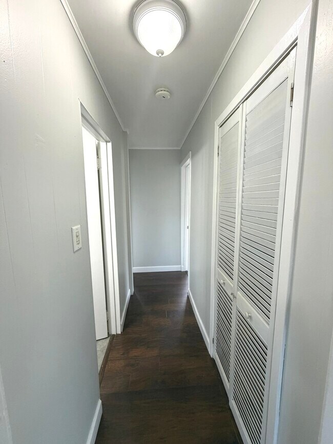 Building Photo - 2209 Douglas Ave