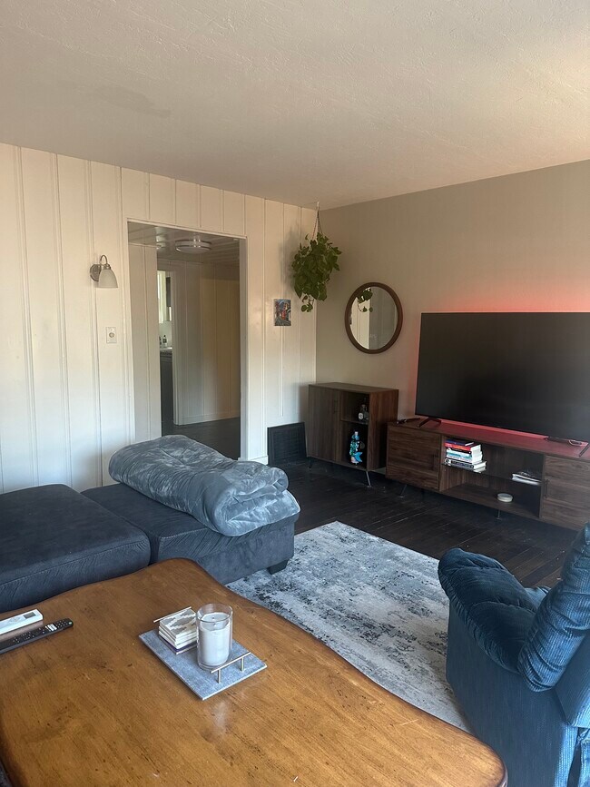 Living Room view 2 - 815 19th St
