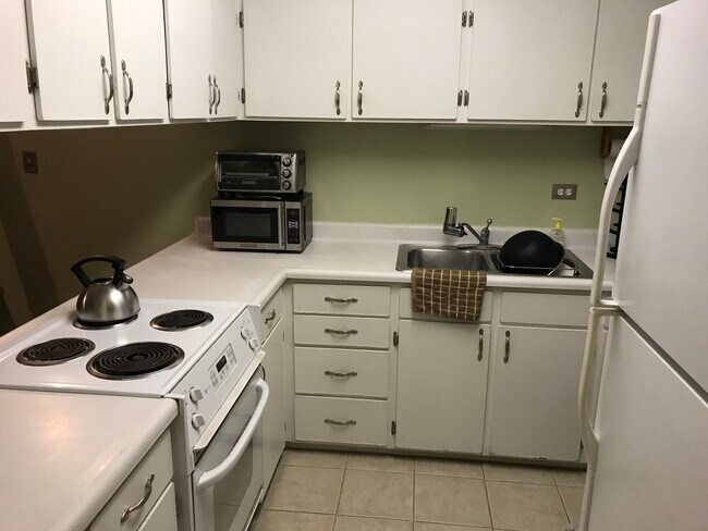 Building Photo - 5122 Likini St