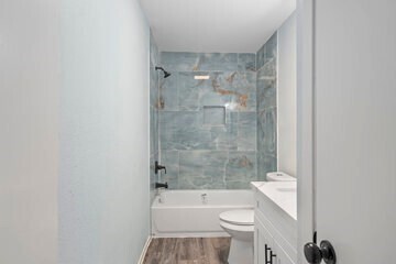 Building Photo - 928 Postoffice St