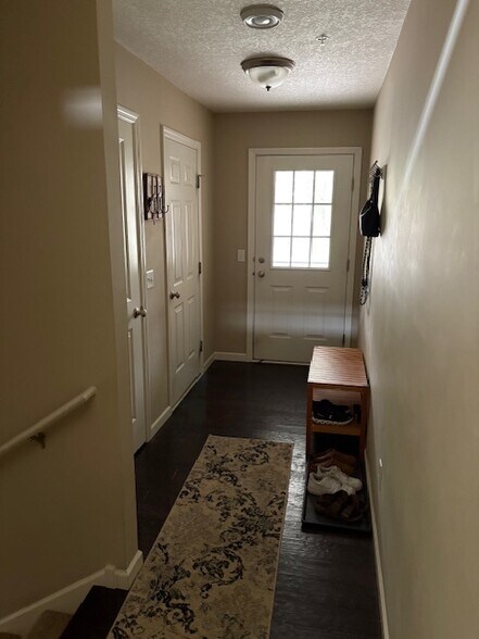 Entryway - 7107 153rd Ter