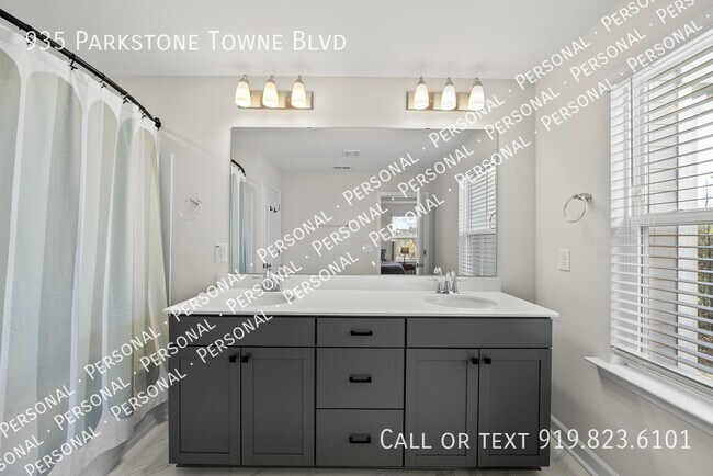 Building Photo - 935 Parkstone Towne Blvd