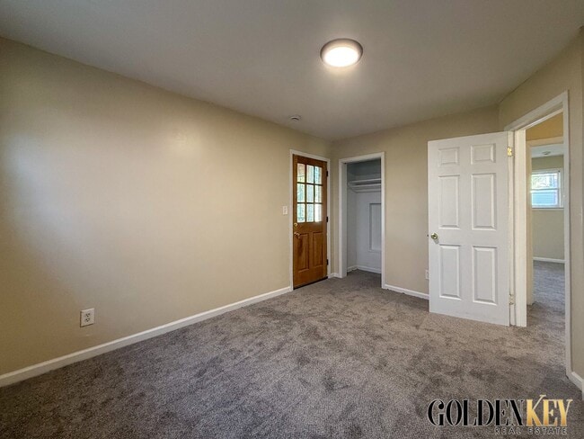 Building Photo - Spacious Newly Remodeled Ranch!