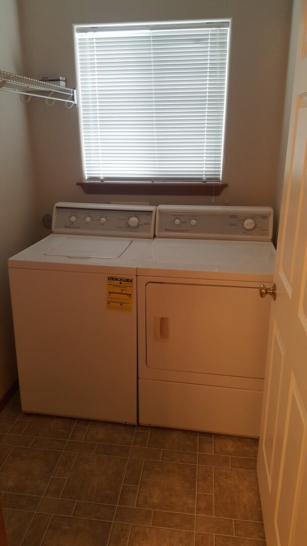 Building Photo - 4321 S Stonington Ln