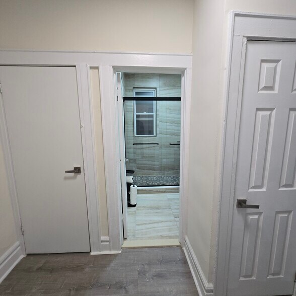 Building Photo - 110 Schley St