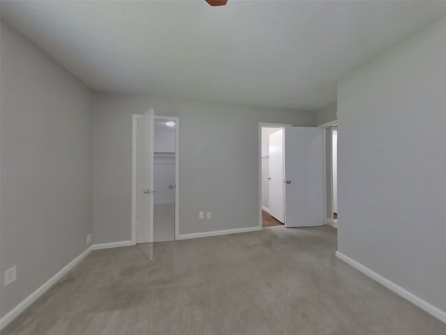 Building Photo - 10111 Enchanted Stone Dr