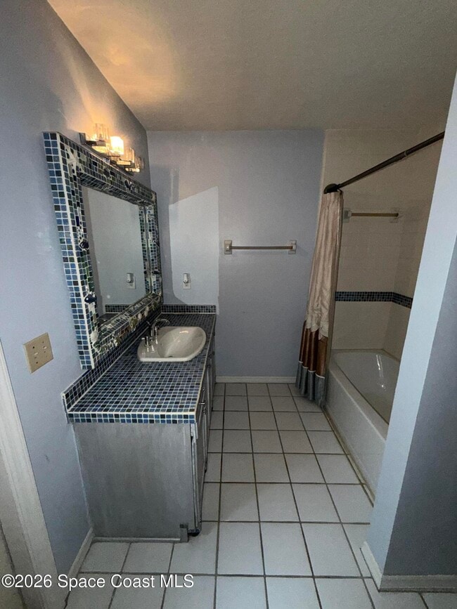 Building Photo - 925 Falls Trail