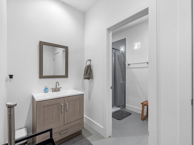 Building Photo - 2222 Wavell St