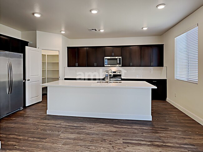 Building Photo - 704 Sienna Rising Drive