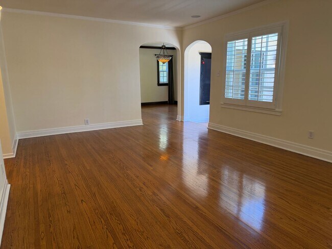 Building Photo - Charming 3 Bedroom 2 Bathroom Wilshire Vista Home with Bonus Room, Resort-Style Backyard and Heat...