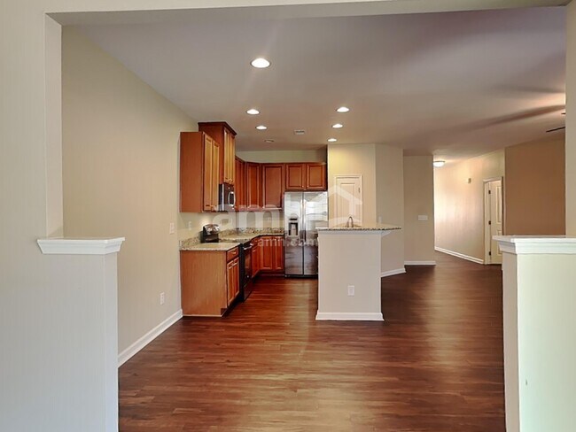 Building Photo - 3008 Fallondale Rd