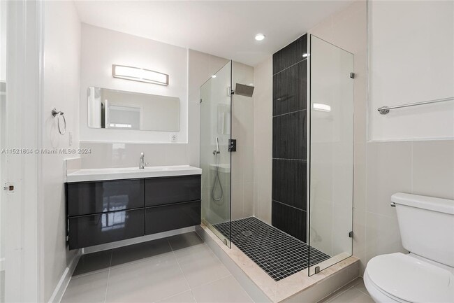 Building Photo - 12885 Griffing Blvd