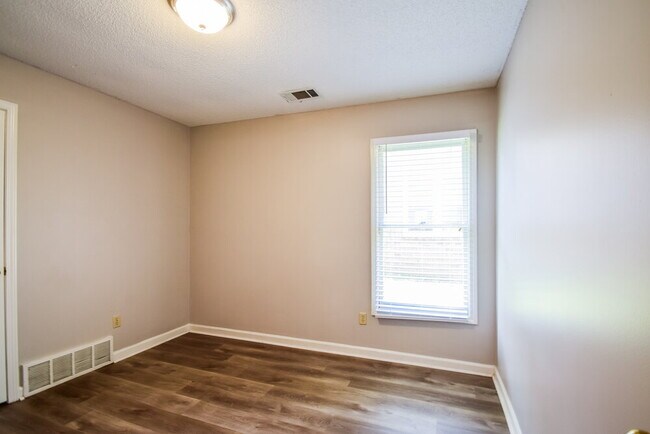 Building Photo - 2659 Country Downs Ln