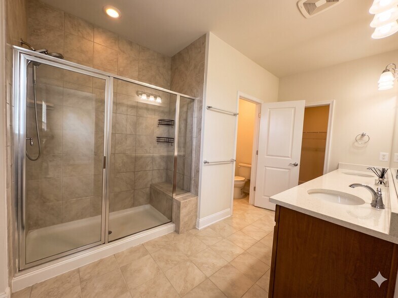 Building Photo - 17109 Branched Oak Rd