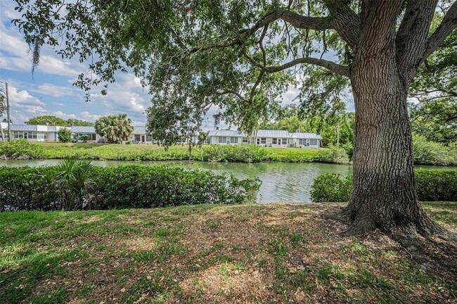 Building Photo - 4200 Hampton Dr