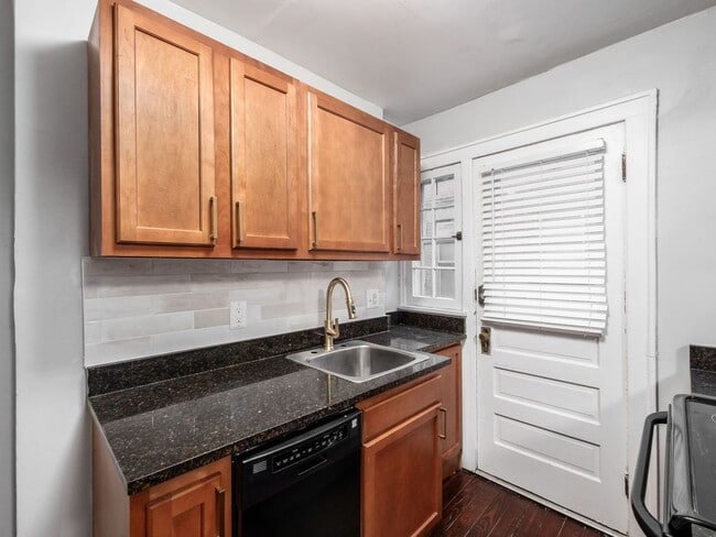 Building Photo - 83 W 1st Ave