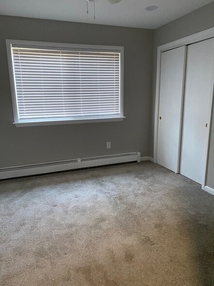 Building Photo - 333 Vincellette St