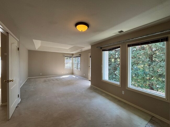 Building Photo - 127 Rassani Dr