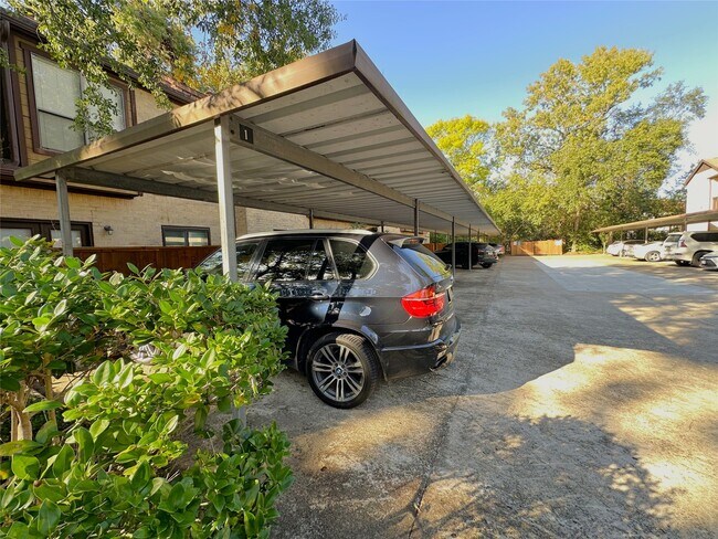 Building Photo - 11711 Memorial Dr