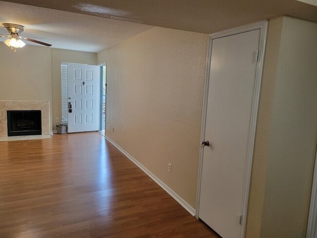 Building Photo - 6606 De Moss Dr