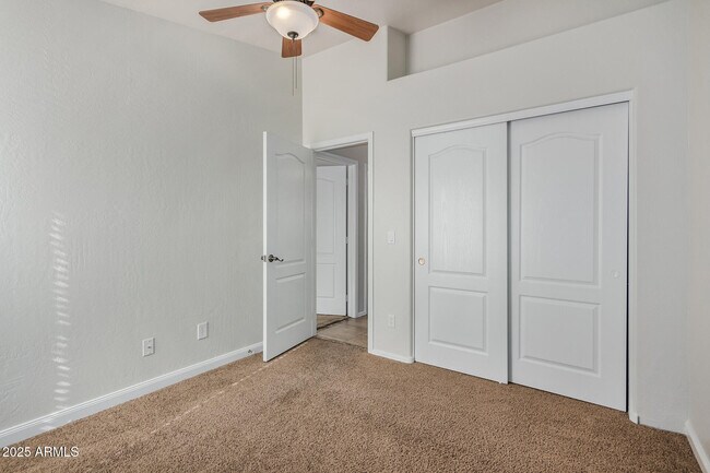 Building Photo - 1122 W Morelos St