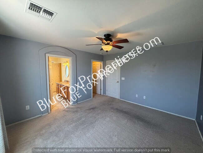 Building Photo - 7135 S Oakbank Dr