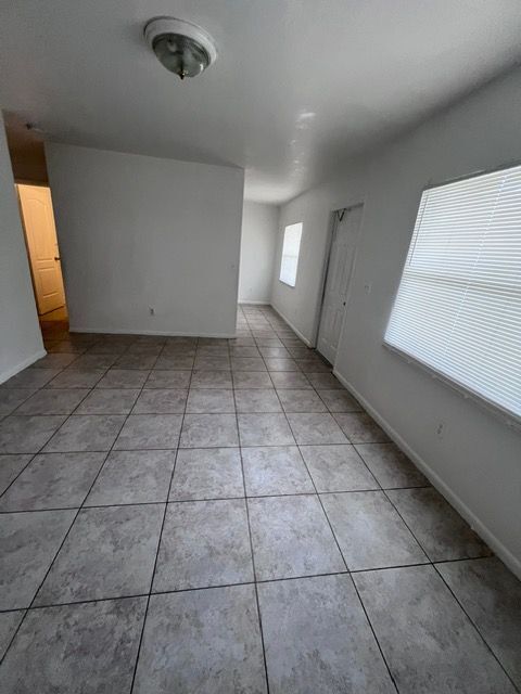 Building Photo - 4039 NW 31st Ave