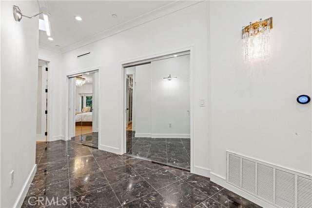 Building Photo - 4000 Bouquete St