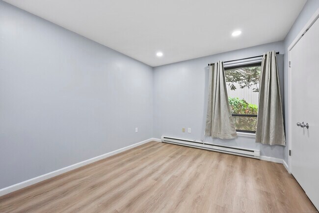 Building Photo - 46 Mallard Dr