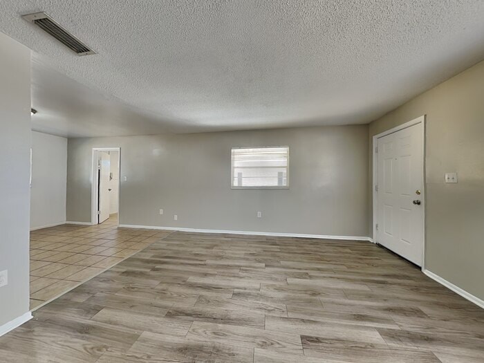 Building Photo - 2230 Rohr Dr