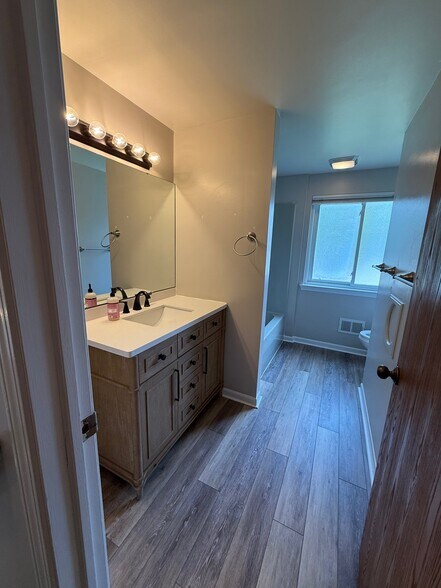 Building Photo - 61407 Dean Dr