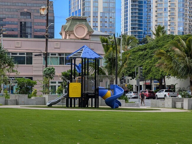 Building Photo - The Park on Keeaumoku brand new studio apartment