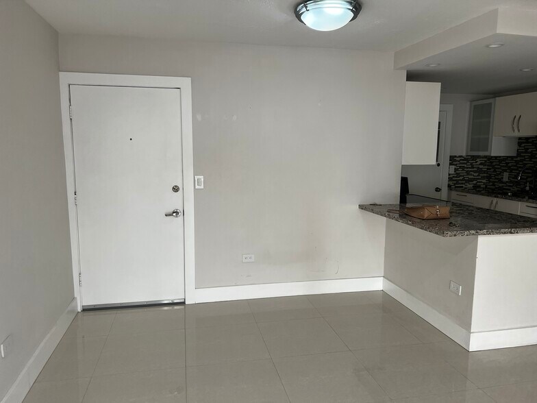 Building Photo - 7250 SW 94th Pl
