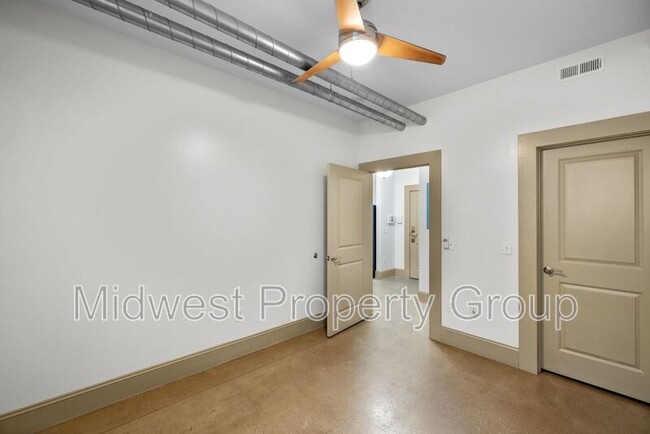 Building Photo - 4244 Chouteau Ave