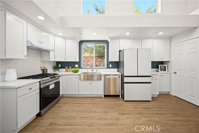 Building Photo - 1372 Carmona Ave