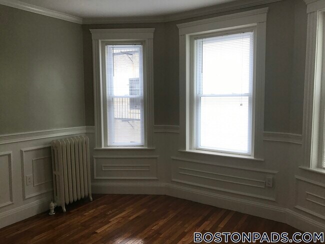 Building Photo - 49 Worthington St