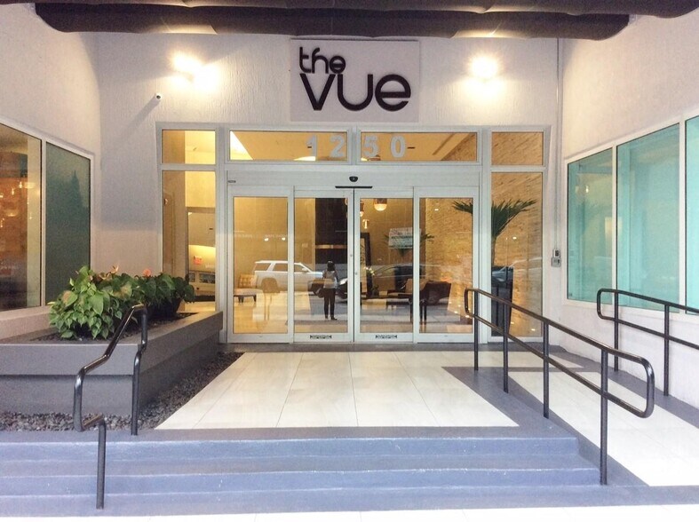 Building Photo - 1250 S Miami Ave