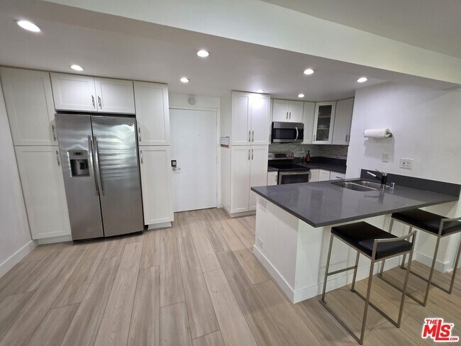 Building Photo - 1440 Veteran Ave