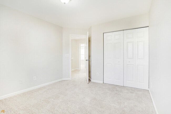 Building Photo - 6260 Whitetail Ct NW