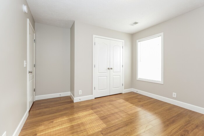 Building Photo - 2057 Aberdeen Cir