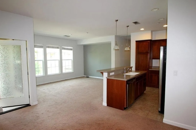 Building Photo - 88 W Sergio Way