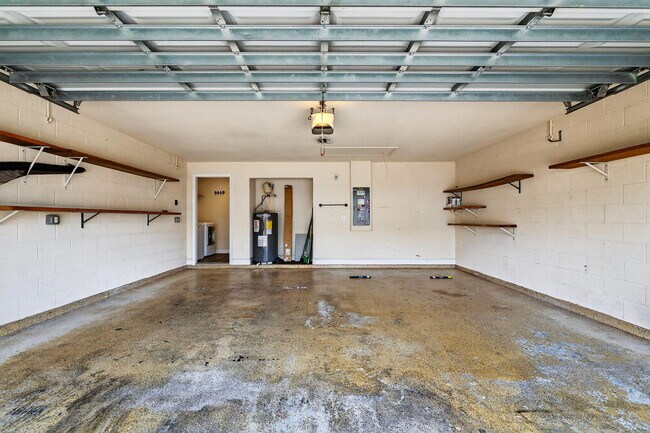 Building Photo - 5547 NW Cordrey St