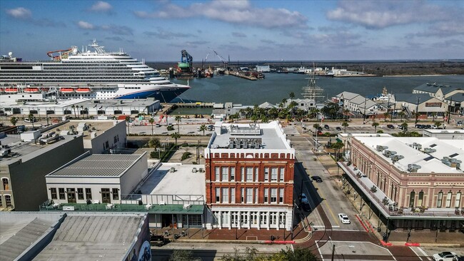 Building Photo - 2206 The Strand