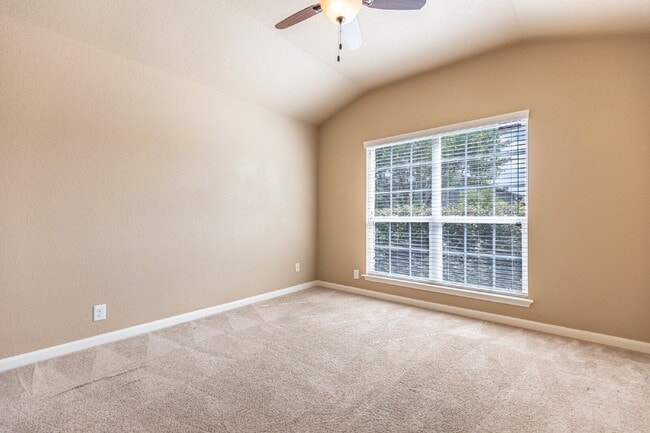 Building Photo - 259 Creekview Way