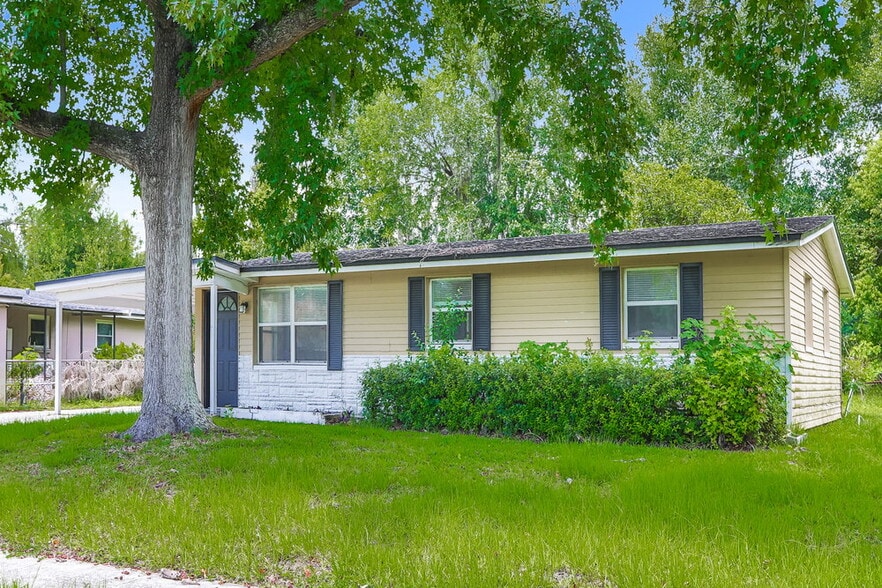 Building Photo - 5816 Sonora Dr W