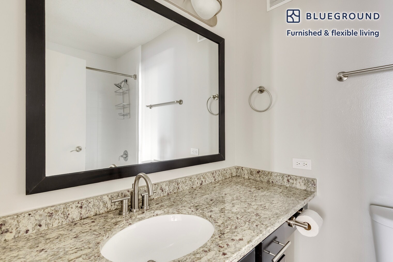 Building Photo - 77 W Huron St