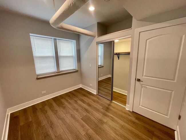 Building Photo - 5010 N Springfield Ave