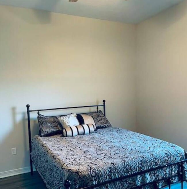 Building Photo - 320 Pebble Creek Dr