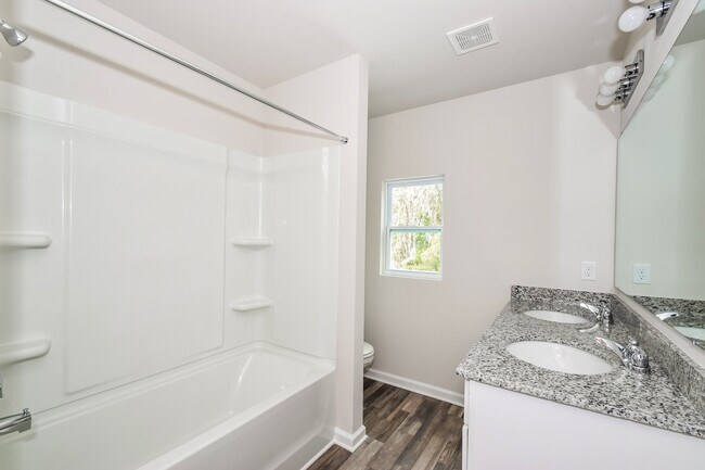 Building Photo - 29 Lake Pamona Rd