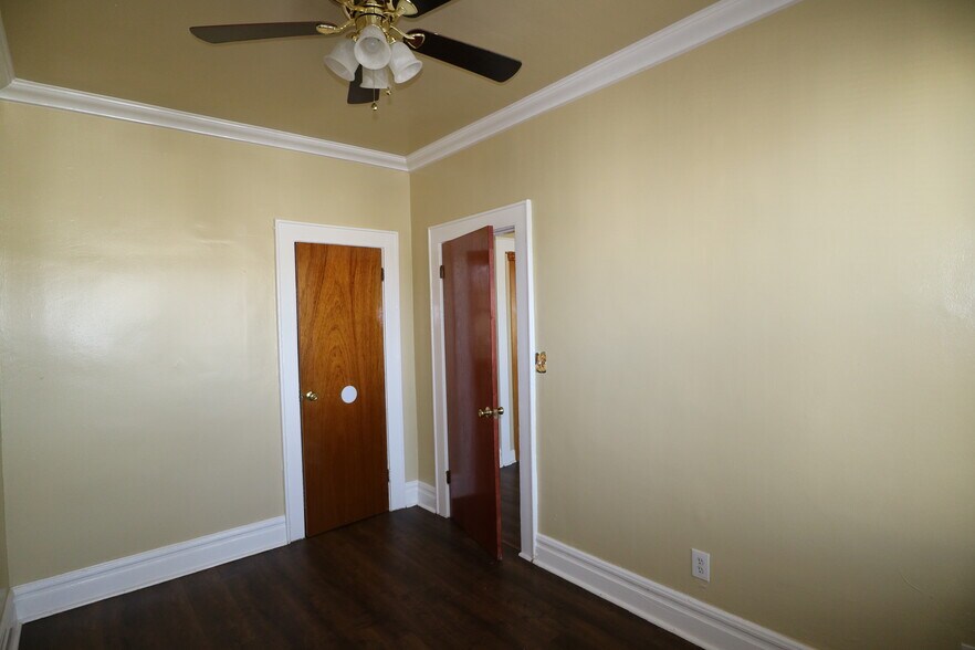 Building Photo - 138 Vermont Ave